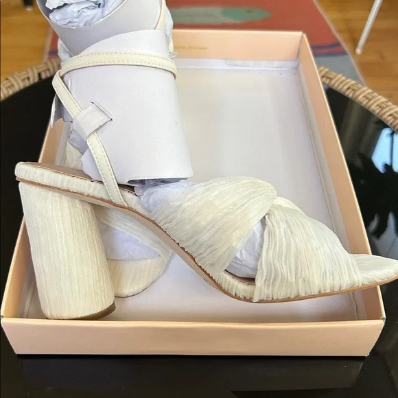 Loeffler Randall reed pearl pleated twist heels size 6B NIB - Picture 3 of 9